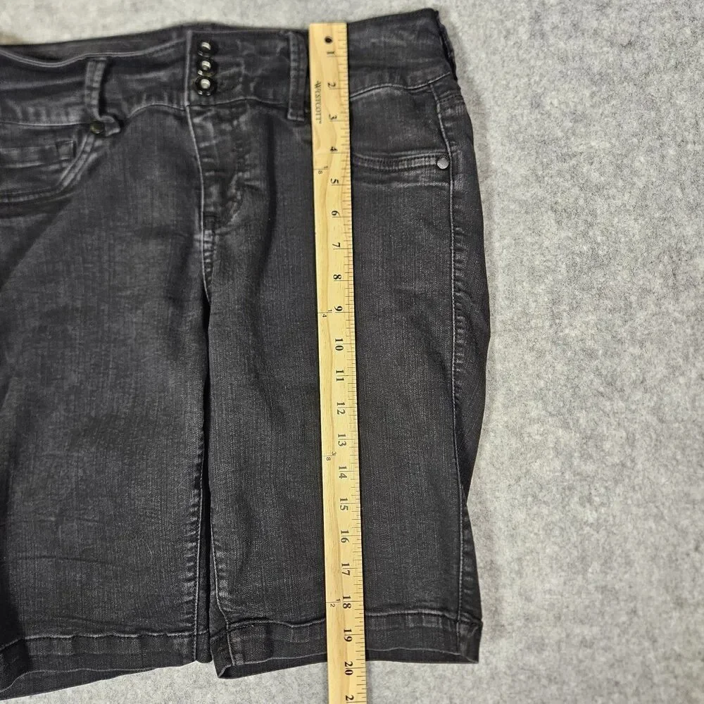 Torrid‎ Womens Black Bermuda Shorts Comfort Casual Rock Goth Scene Alt Size 12